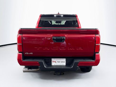 Certified 2025 Toyota Tacoma SR5 AWD/4WD image 11