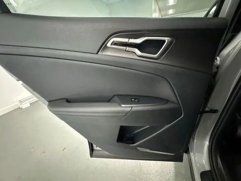 Used 2026 Kia Sportage EX FWD image 9
