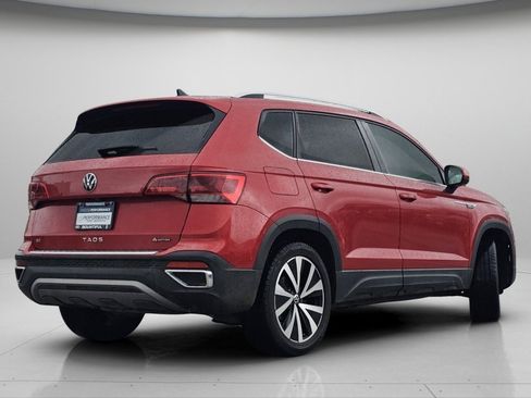 Used 2023 Volkswagen Taos SE w/ Panoramic Sunroof Package AWD/4WD image 23