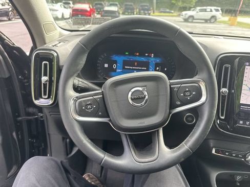 Used 2024 Volvo XC40 B5 Core AWD/4WD image 14