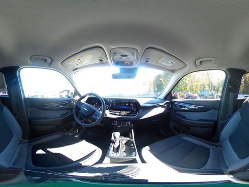 Used 2025 Chevrolet TrailBlazer LT image 38