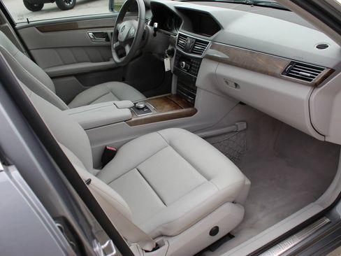 Used 2011 Mercedes-Benz E 350 4MATIC Wagon image 28