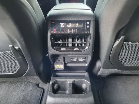 Used 2024 Jeep Grand Cherokee L Limited w/ Luxury Tech Group II image 30