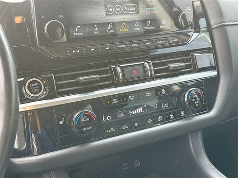 Used 2022 Nissan Pathfinder SL w/ SL Premium Package image 17