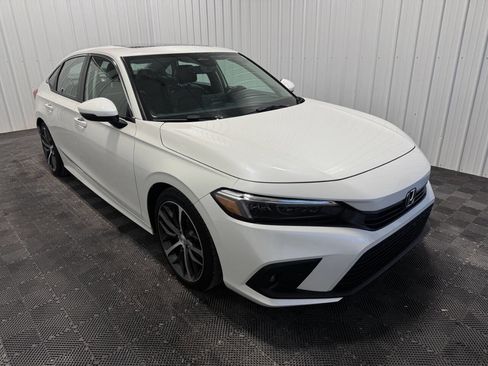 Used 2024 Honda Civic Touring image 2