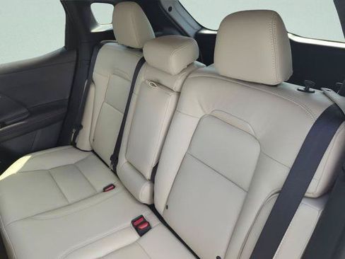 Certified 2025 Nissan Kicks SR FWD image 25