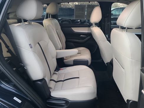 Used 2024 MAZDA CX-90 3.3 Turbo w/ Preferred Plus image 28