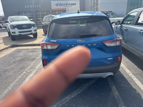 Used 2020 Ford Escape SE FWD image 3