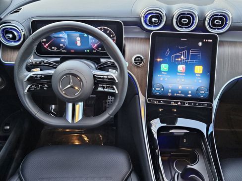 Certified 2025 Mercedes-Benz GLC 300 image 25