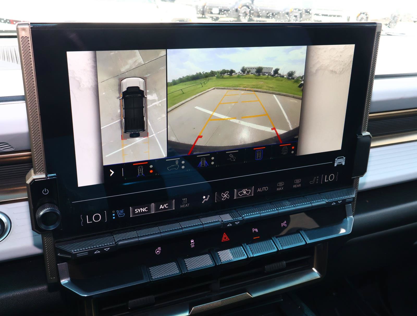 Used 2024 GMC Hummer EV 2X AWD/4WD image 28