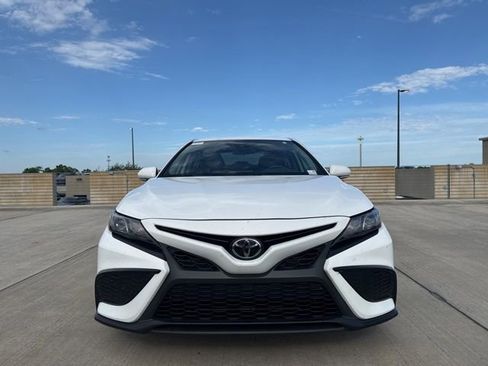Used 2023 Toyota Camry SE FWD image 8