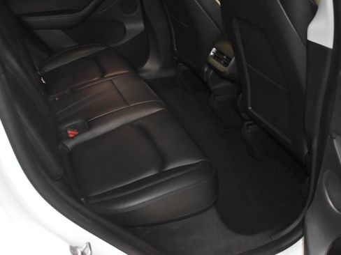 Used 2021 Tesla Model Y Long Range AWD/4WD image 10