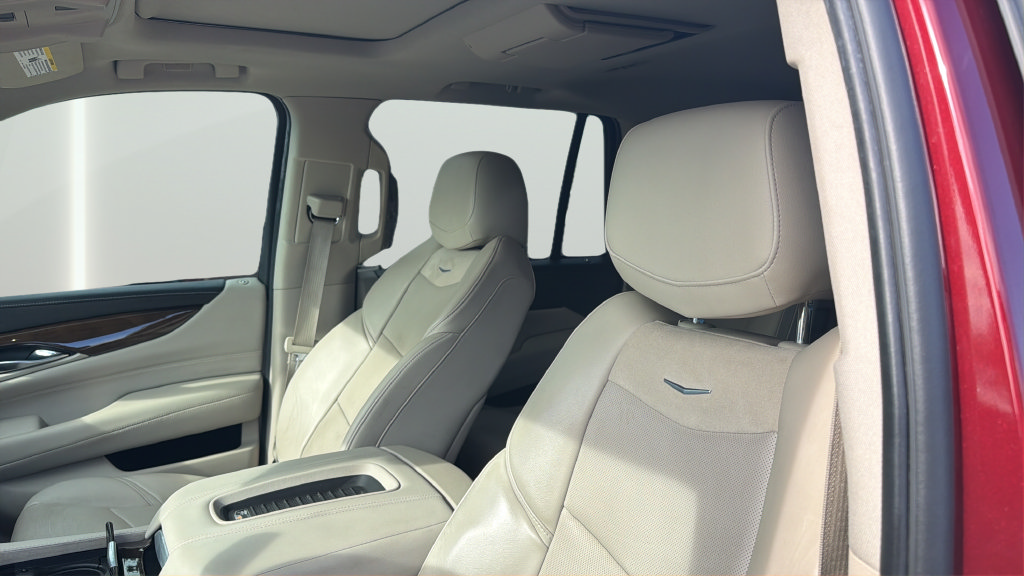 Used 2020 Cadillac Escalade Luxury RWD image 11