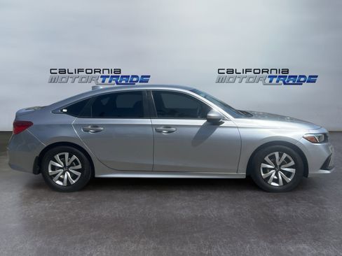 Used 2022 Honda Civic LX image 4