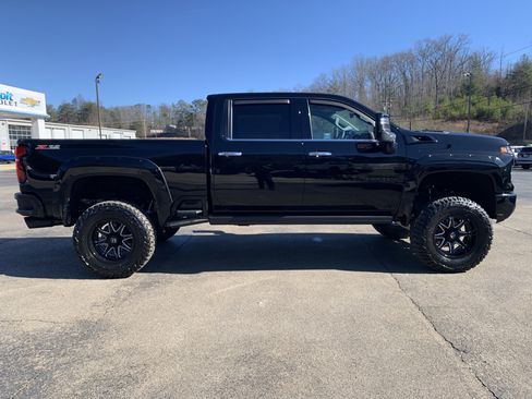 New 2025 Chevrolet Silverado 2500 LTZ w/ LTZ Premium Package AWD/4WD image 2