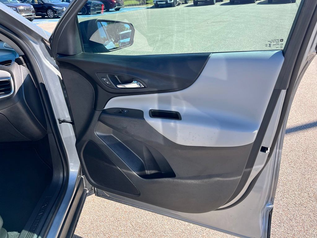 Used 2024 Chevrolet Equinox LS FWD image 11