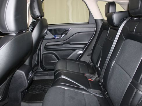 Used 2023 Lincoln Corsair Reserve AWD/4WD image 17
