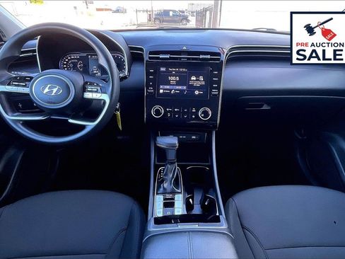 Used 2024 Hyundai Tucson SE image 15