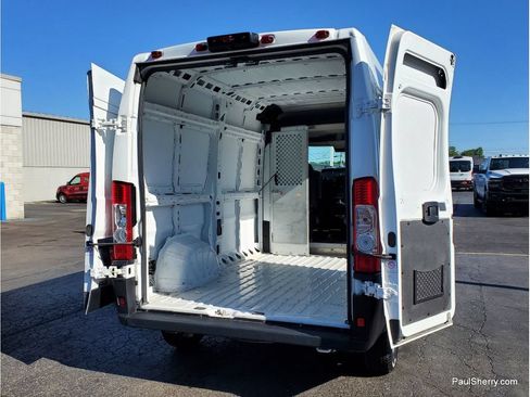 Used 2023 RAM ProMaster 2500 w/ Convenience Group FWD image 15