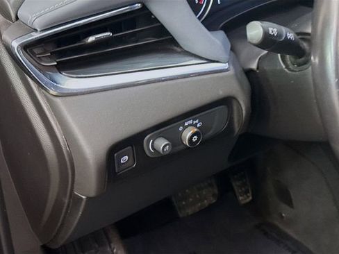 Used 2019 Buick Enclave Essence image 12