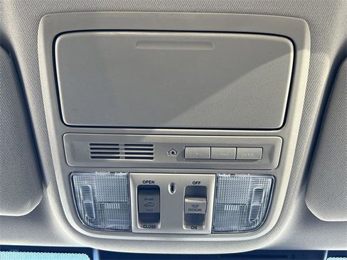 Used 2022 Honda CR-V Touring image 24