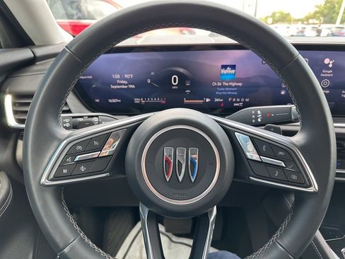 Used 2024 Buick Envision Preferred image 19