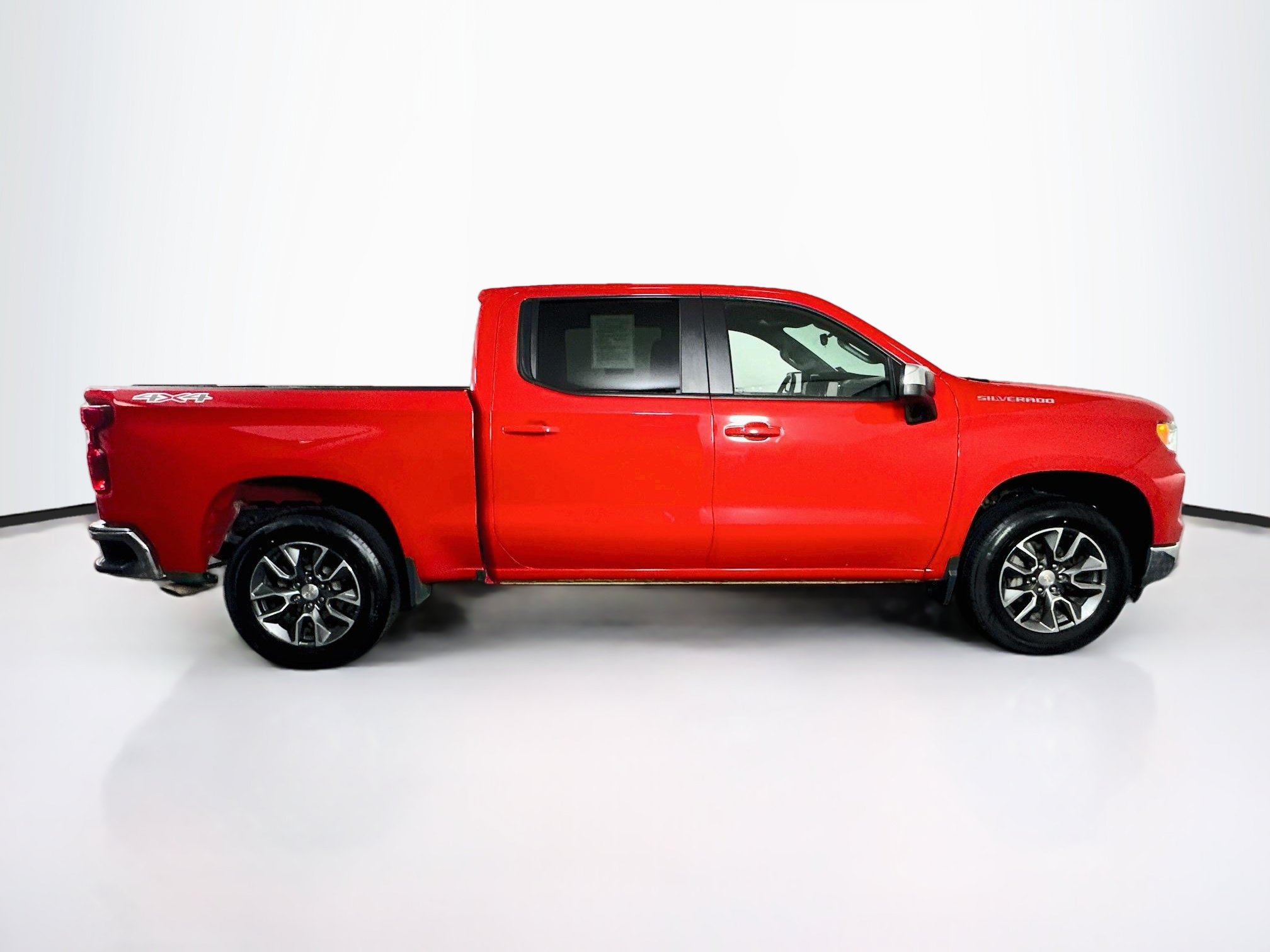 Used 2024 Chevrolet Silverado 1500 LT AWD/4WD image 10