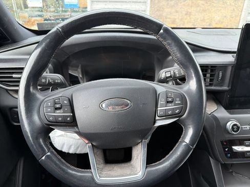 Used 2020 Ford Explorer Platinum w/ Premium Technology Package AWD/4WD image 12