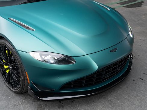 Used 2023 Aston Martin V8 Vantage Roadster image 11