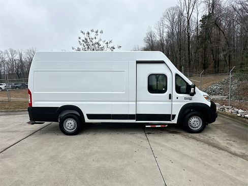 Used 2024 RAM ProMaster 3500 w/ Delivery Van Package image 8