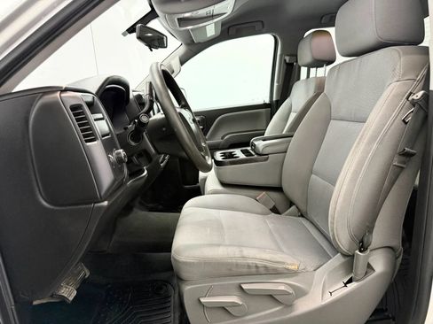 Used 2019 Chevrolet Silverado 1500 Custom w/ Custom Convenience Package RWD image 10