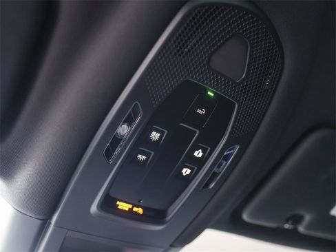 Certified 2025 Porsche Cayenne E-Hybrid Coupe image 28