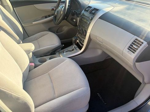Used 2011 Toyota Corolla LE FWD image 6