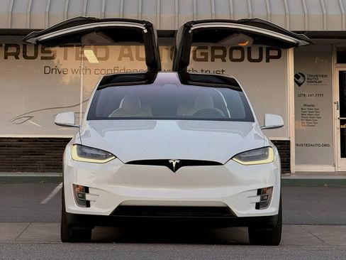 Used 2020 Tesla Model X Performance AWD/4WD image 3