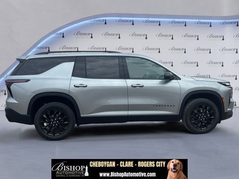 Used 2024 Chevrolet Traverse LT w/ Midnight/Sport Edition FWD image 18