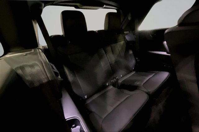Used 2025 Land Rover Range Rover Long Wheelbase SE AWD/4WD image 29