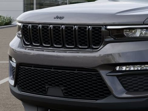 New 2025 Jeep Grand Cherokee Limited image 11
