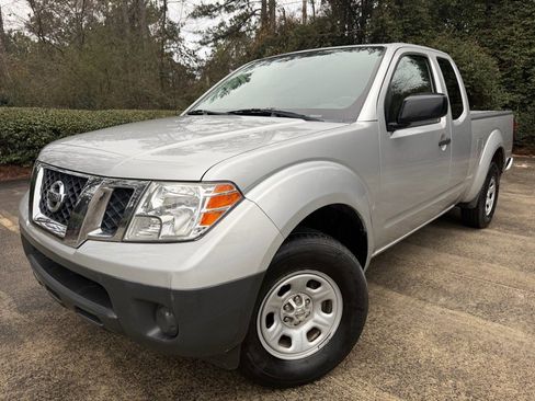 Used 2019 Nissan Frontier S image 3