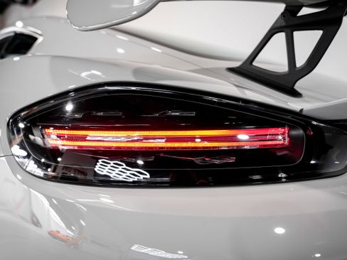 Used 2021 Porsche 718 Cayman GT4 image 32