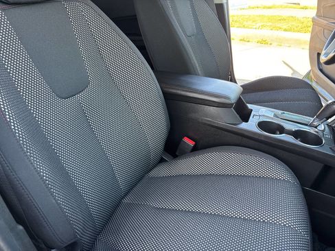 Used 2017 Chevrolet Equinox LT w/ Convenience Package FWD image 32