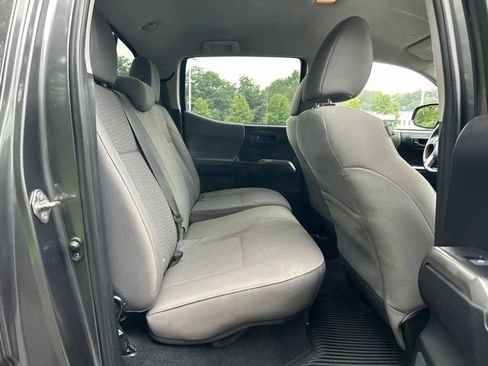 Used 2019 Toyota Tacoma SR5 AWD/4WD image 35