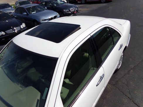 Used 1999 Mercedes-Benz E 320 Sedan w/ X2 Opt Pkg image 7