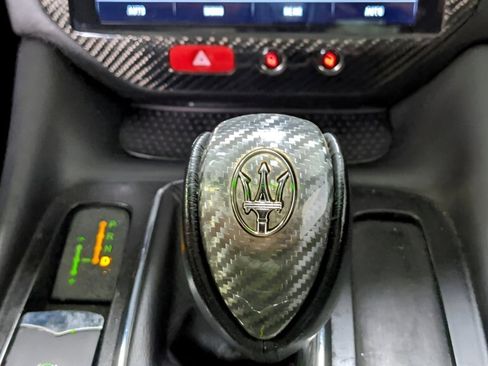 Used 2014 Maserati GranTurismo Sport image 18