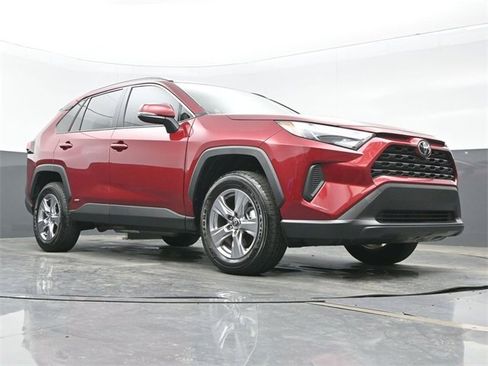 Used 2025 Toyota RAV4 XLE w/ Convenience Package image 29
