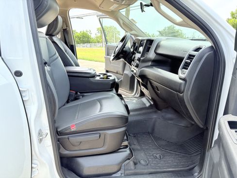 Used 2020 RAM 2500 Tradesman w/ Chrome Appearance Group image 14