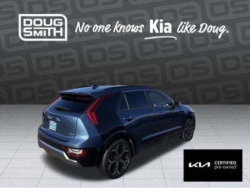 Certified 2023 Kia Niro SX Touring image 6