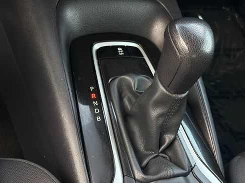 Used 2025 Toyota Corolla LE w/ Convenience Package FWD image 27