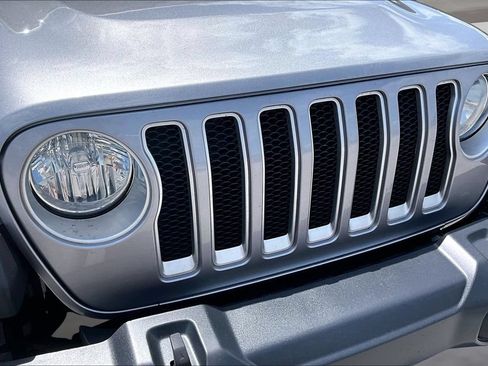 Used 2019 Jeep Wrangler Unlimited Sahara AWD/4WD image 28