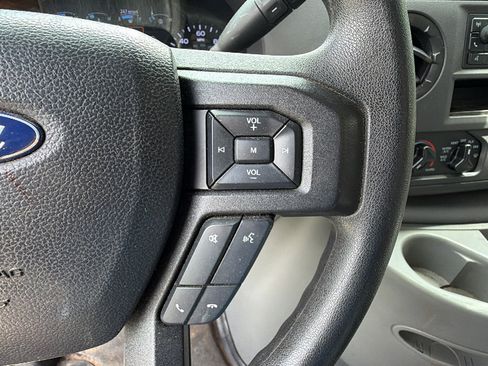 Used 2022 Ford E-350 and Econoline 350 Super Duty RWD image 24