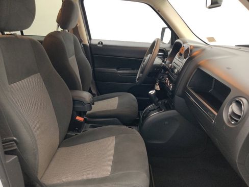 Used 2017 Jeep Patriot Sport w/ Power Value Group FWD image 21